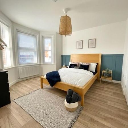 Central, Bright & Spacious Apartment - Parking Included Bournemouth Dış mekan fotoğraf