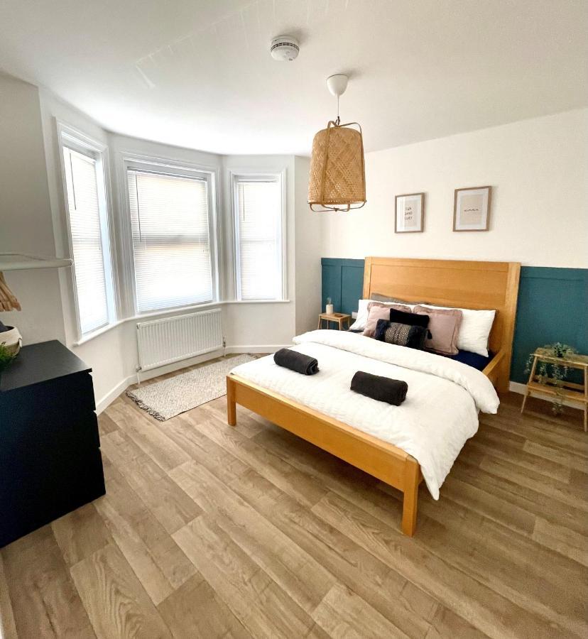 Central, Bright & Spacious Apartment - Parking Included Bournemouth Dış mekan fotoğraf
